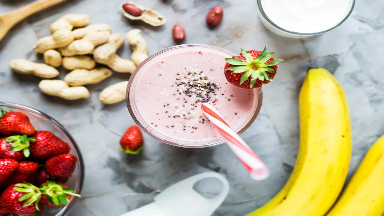 STRABERRY BANANA SMOOTHIE